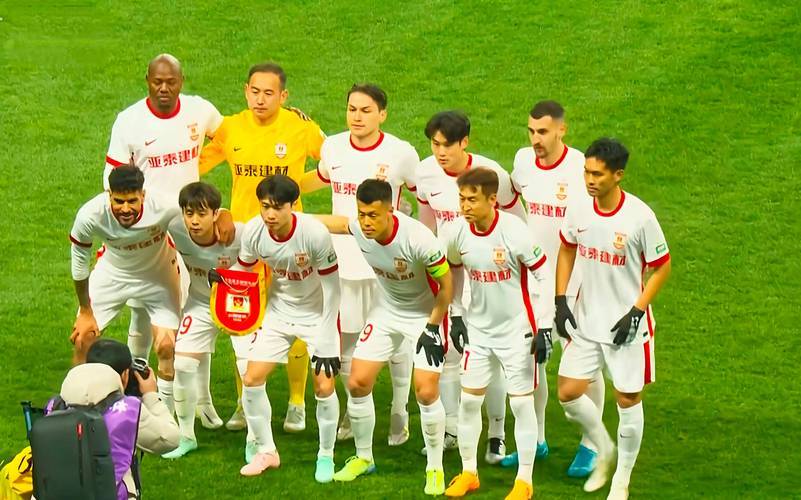 九游体育APP下载-中超冲超热门球队浙江绿城强势反弹，大胜广州富力的简单介绍