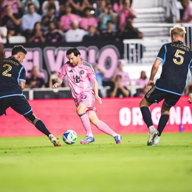 九游官网-莱比锡红牛门将扑出关键球,帮助球队胜利!