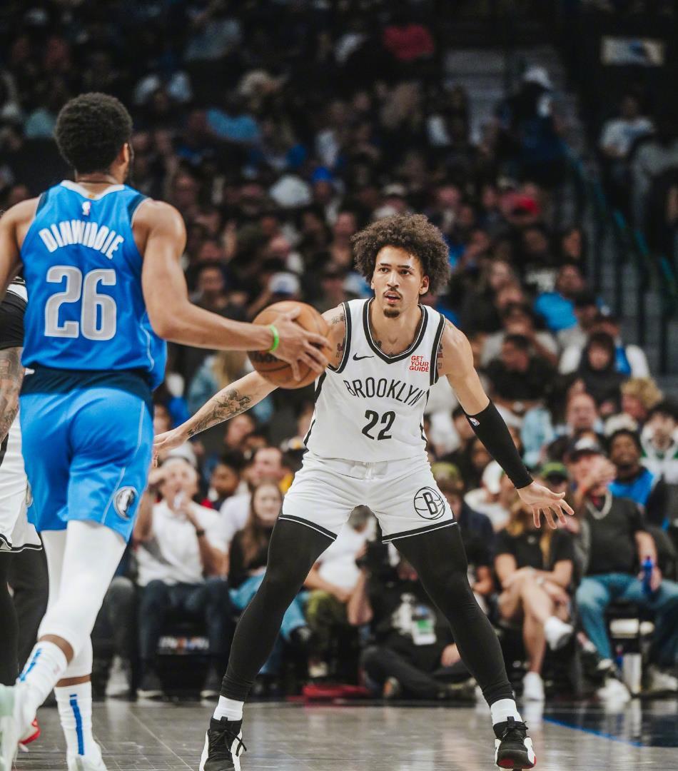 九游中国-篮网后场一人秀，战胜独行侠独霸东部战区的简单介绍