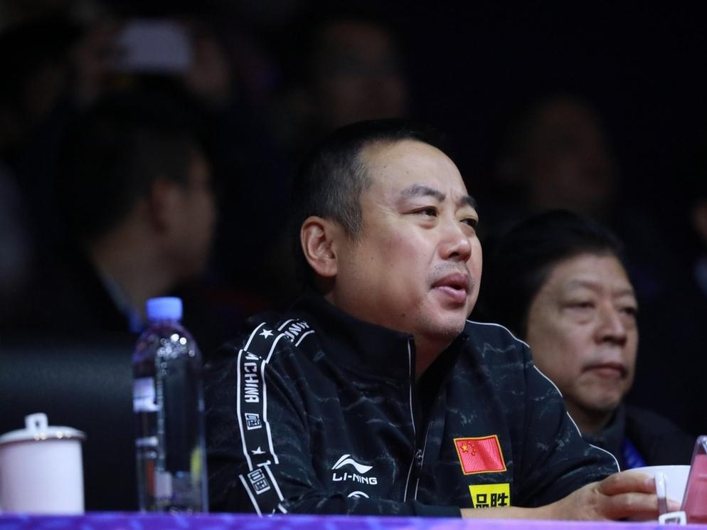 九游娱乐官方网站-法兰克福球队主教练因家庭原因暂别球队