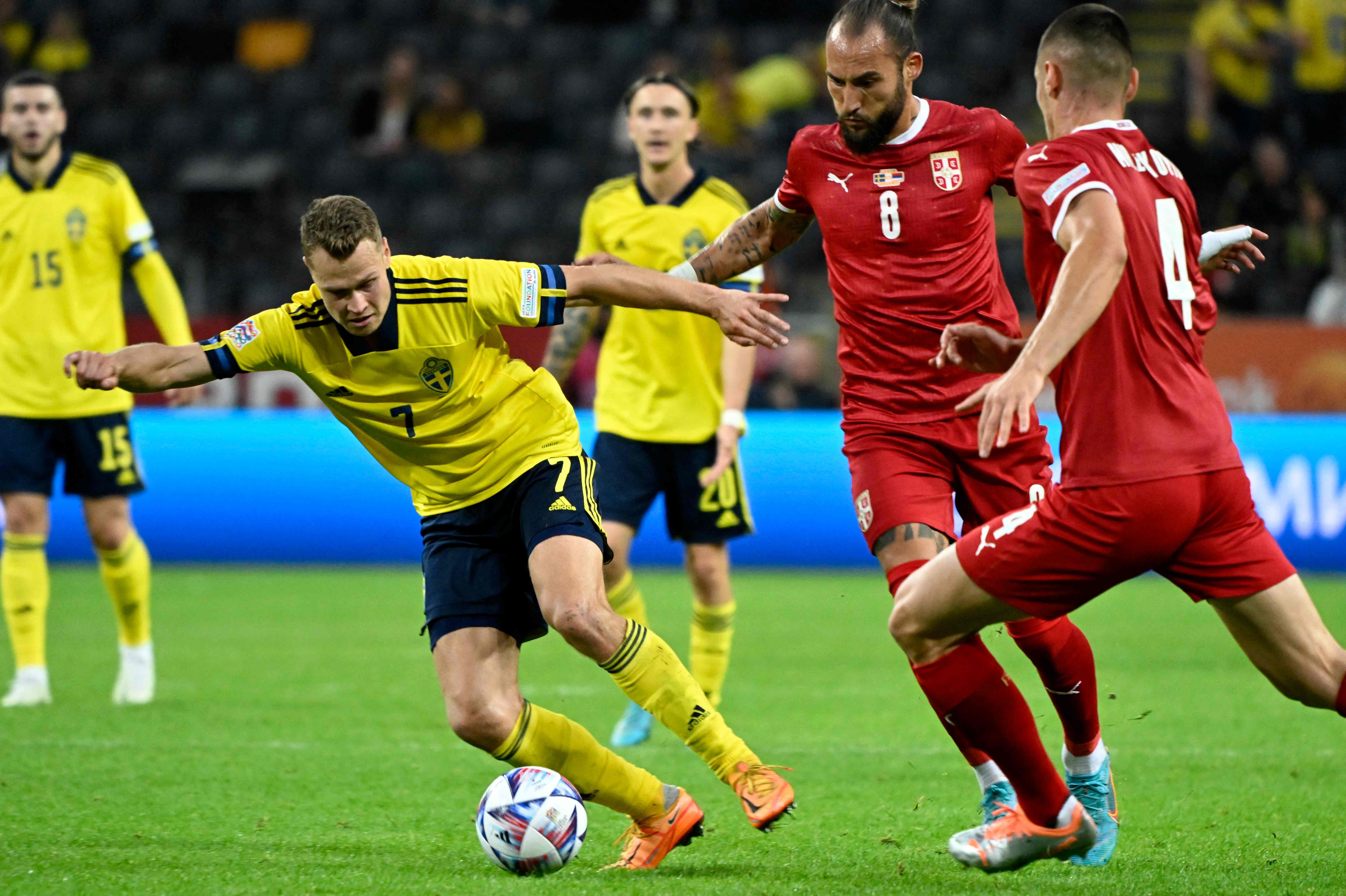 九游娱乐网页-法国足球队在比赛中取得优势的简单介绍