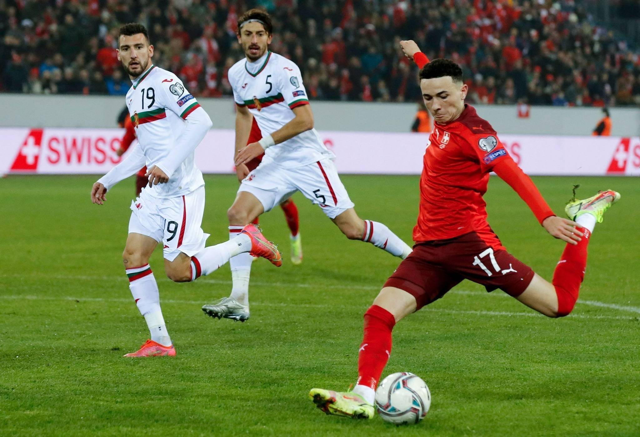 九游体育-欧洲杯:瑞士战胜爱尔兰,小组出线在望!的简单介绍