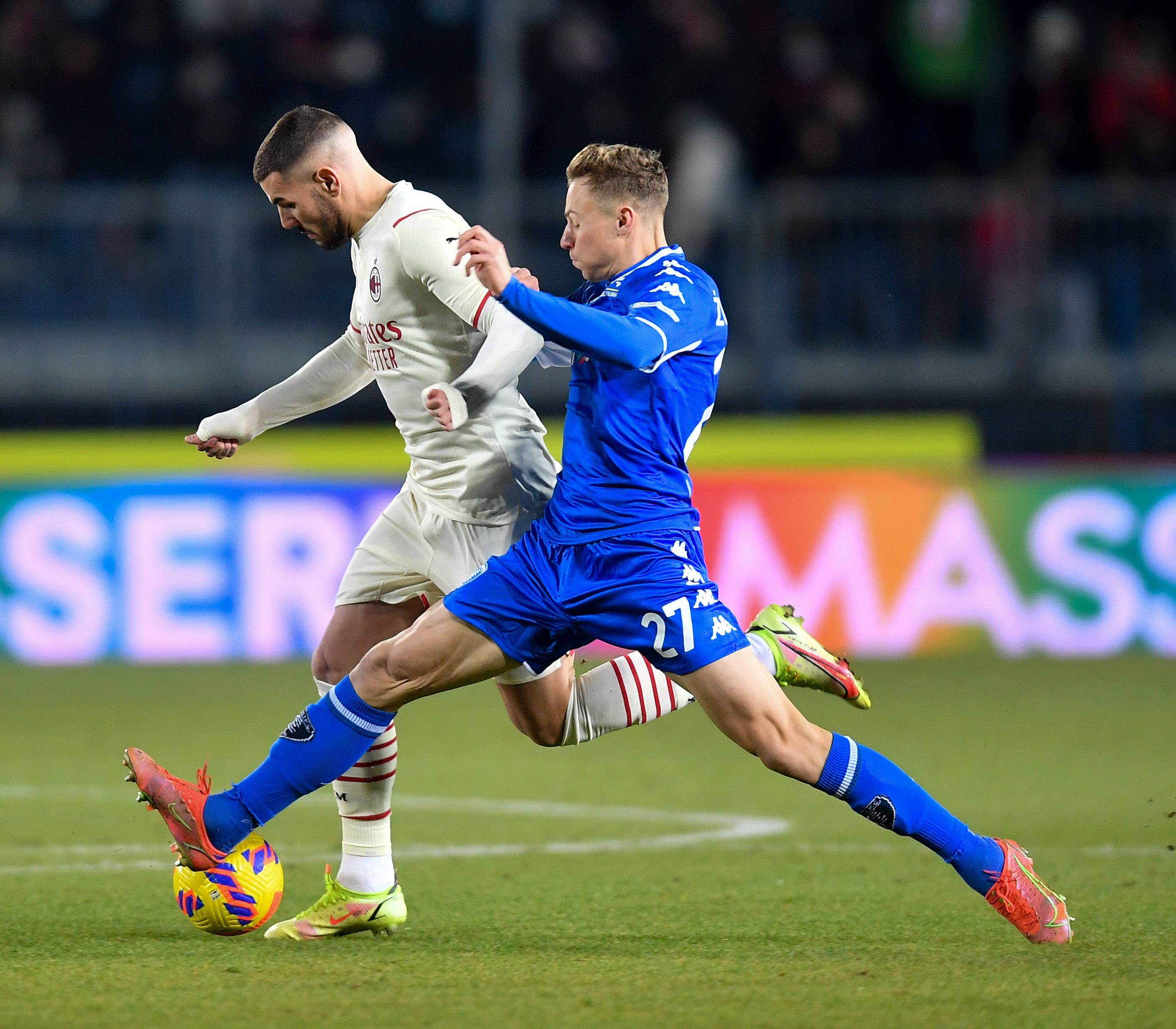 九游娱乐官方-意甲比赛中球员们的技术展示令球迷惊叹的简单介绍