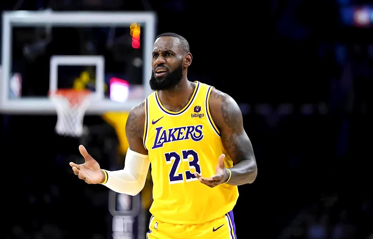 九游娱乐官方网站-湖人丢掉胜利，詹姆斯在比赛中颓废