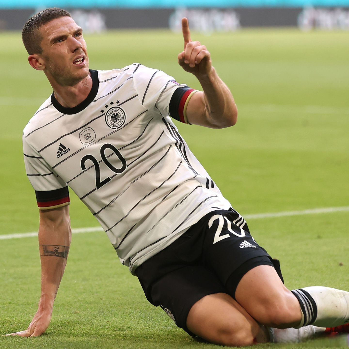 九游娱乐网页-关于RB莱比锡队在场上展现出色，力压对手取胜的信息