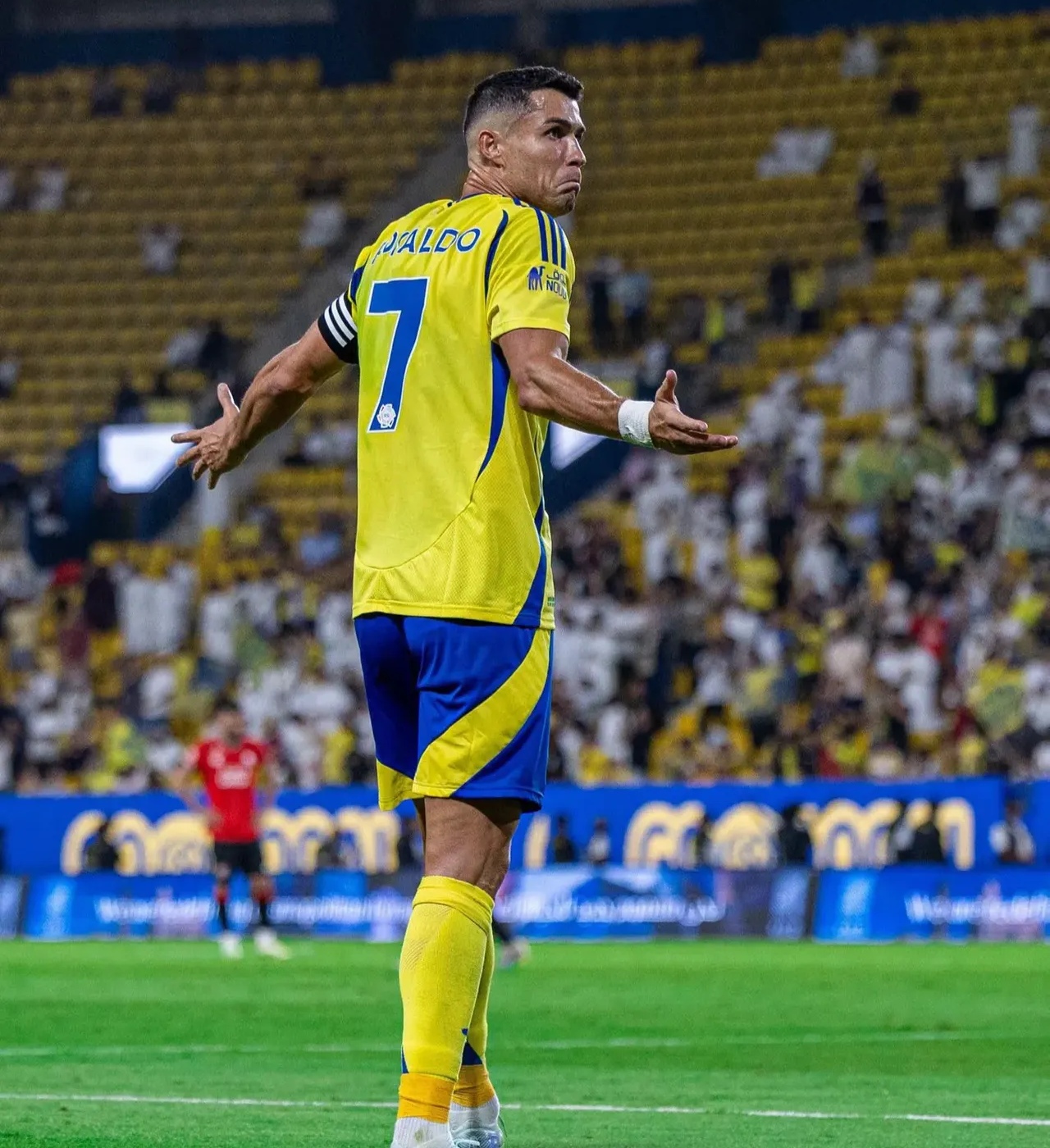 九游中国-关于巴萨险胜法国队，C罗梅开二度中超的信息