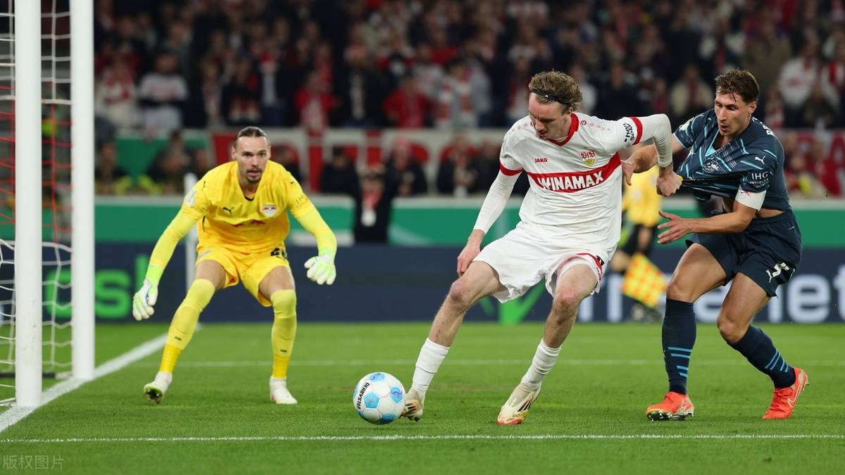 九游体育平台-斯图加特客场大败云达不莱梅，积分榜继续垫底