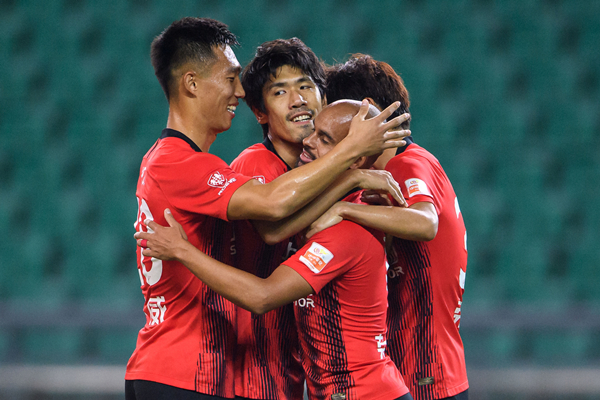 九游娱乐app下载-北京队压哨击败上海队,欧文成为关键先生